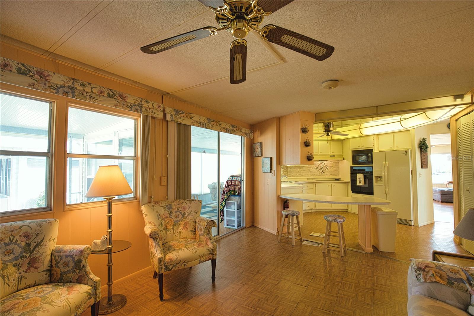 LA CASA MHP CO-OP - Residential