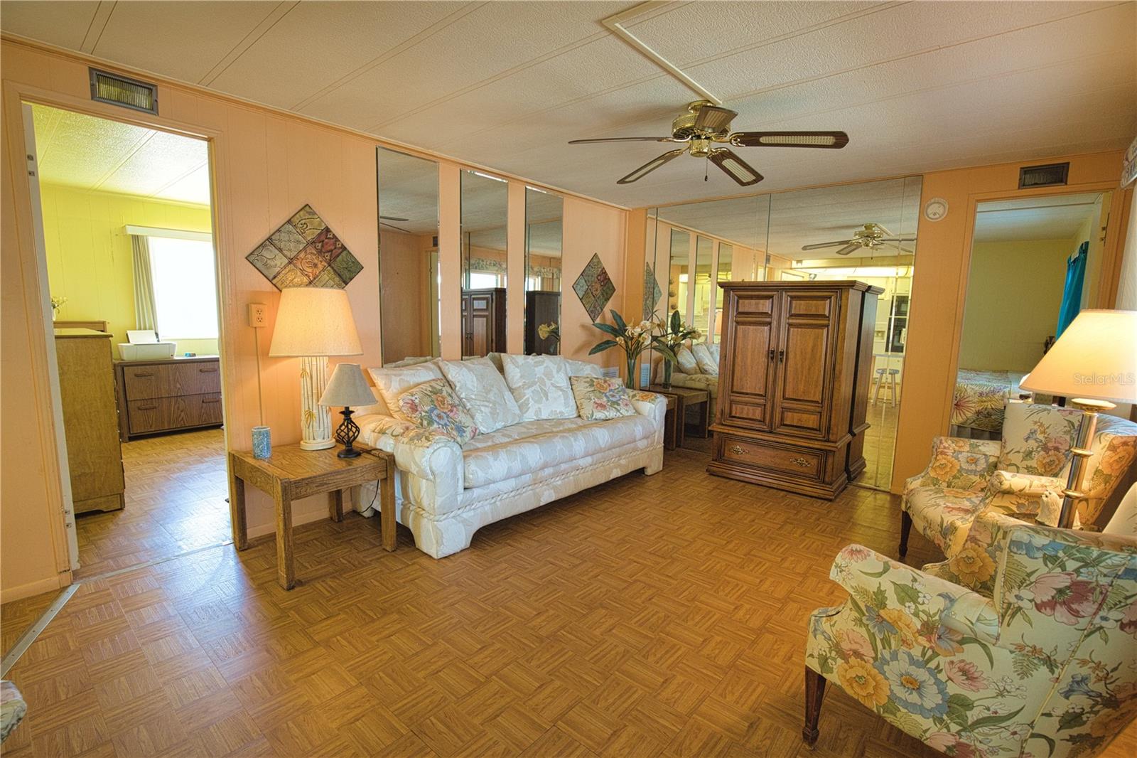 LA CASA MHP CO-OP - Residential