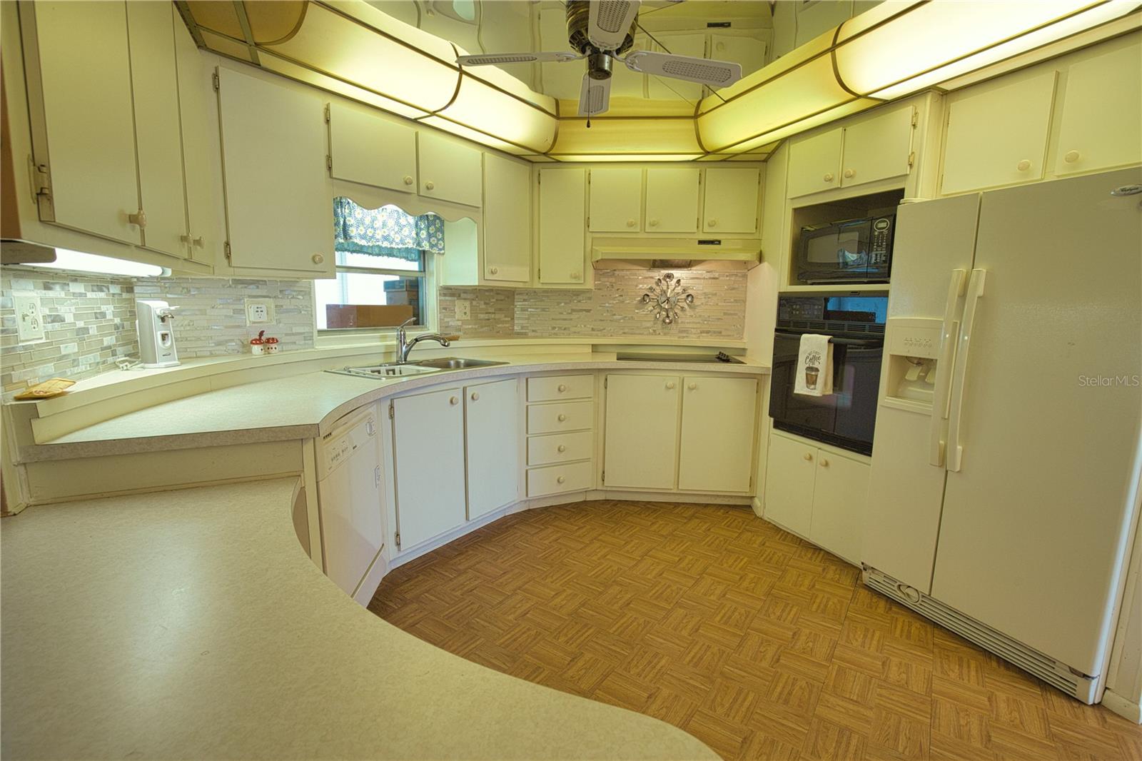 LA CASA MHP CO-OP - Residential