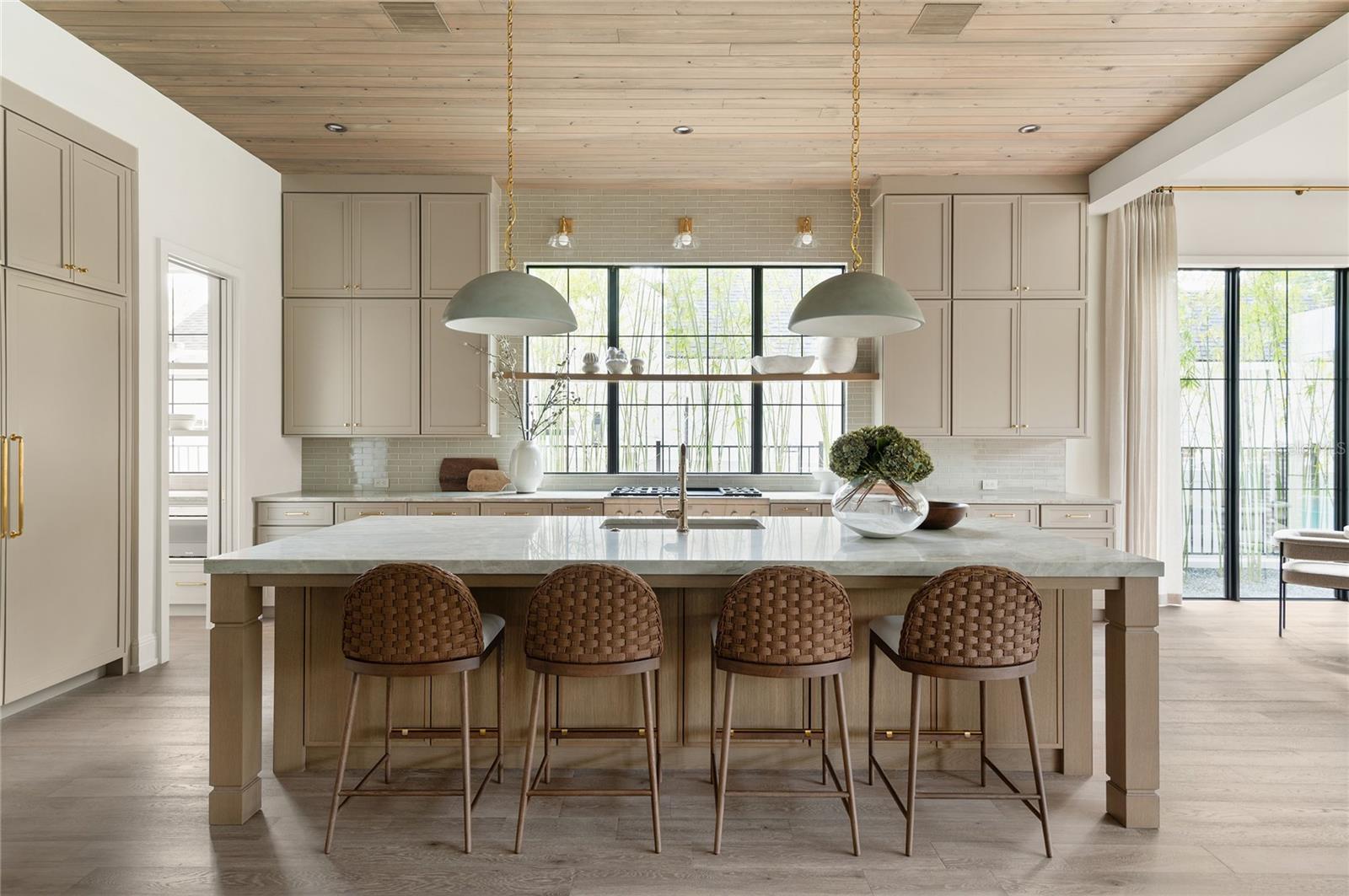 BEVERLY SHORES - Residential