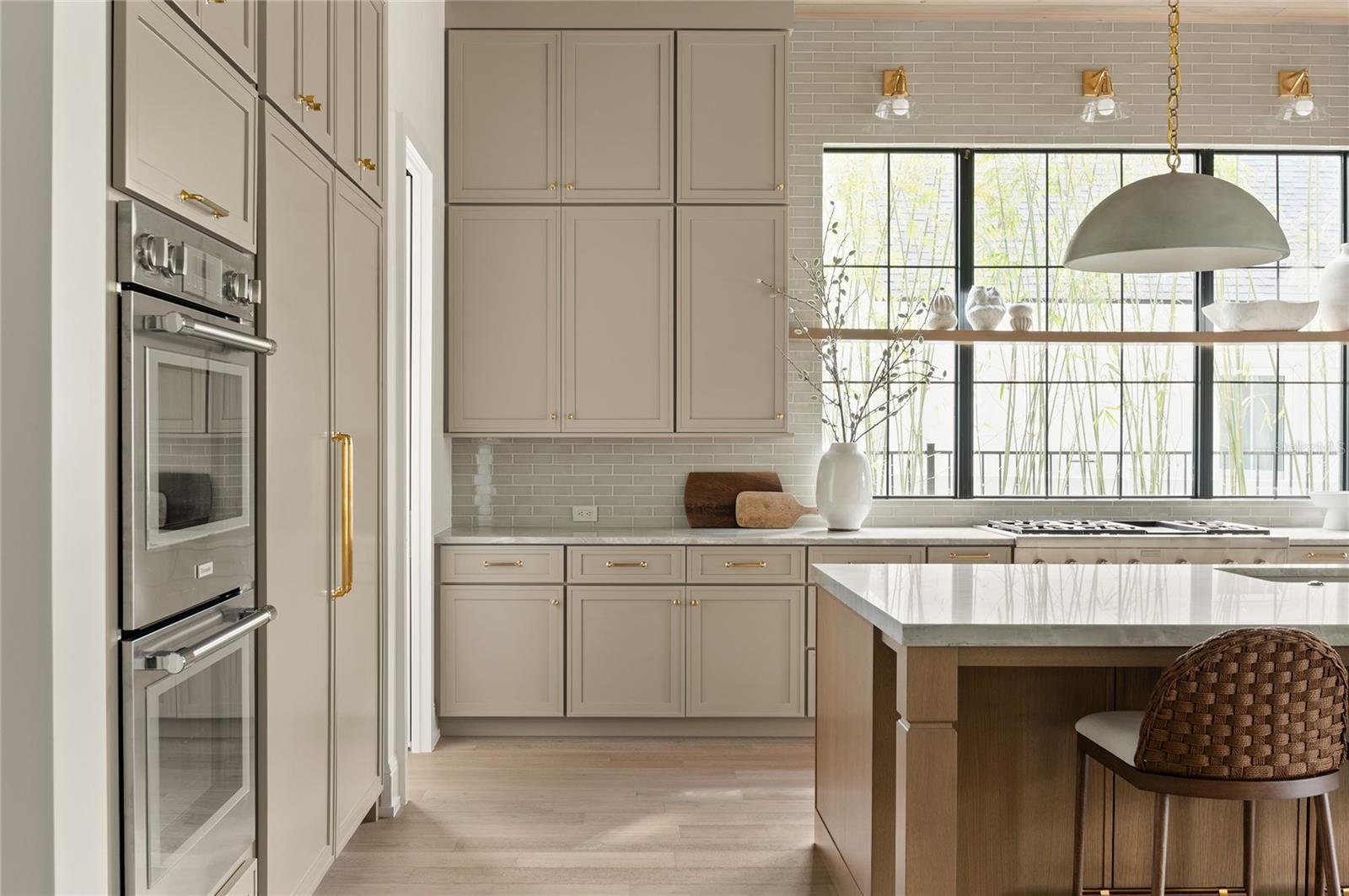 BEVERLY SHORES - Residential