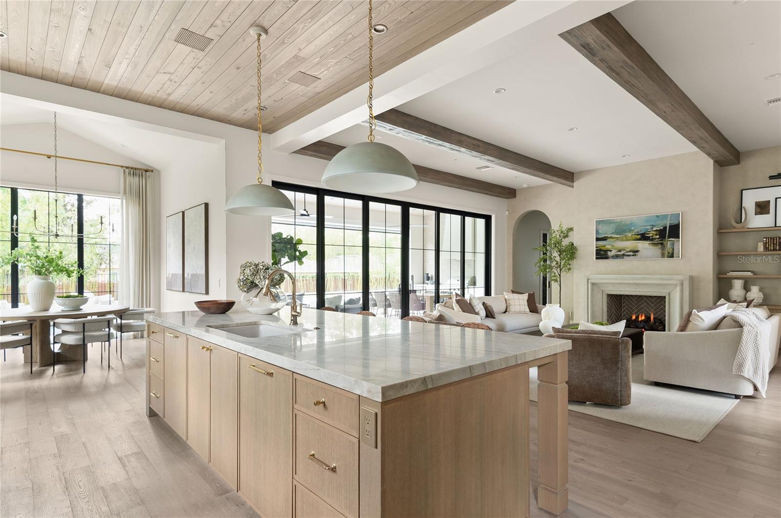 BEVERLY SHORES - Residential