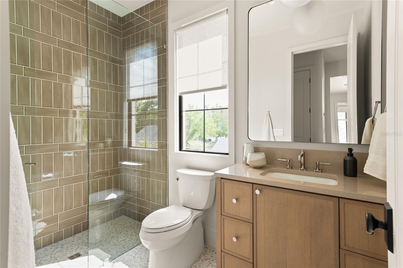 BEVERLY SHORES - Residential