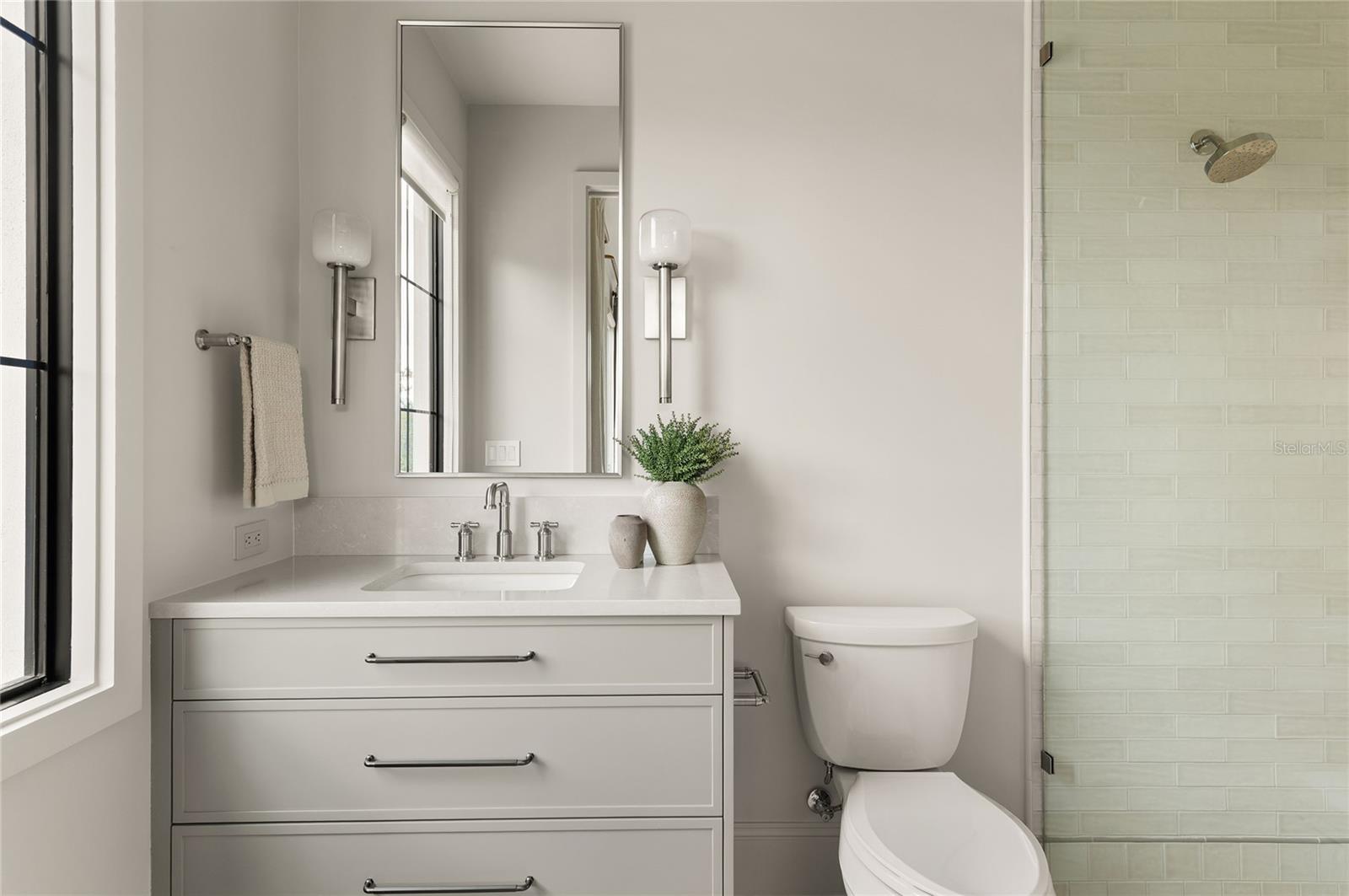 BEVERLY SHORES - Residential