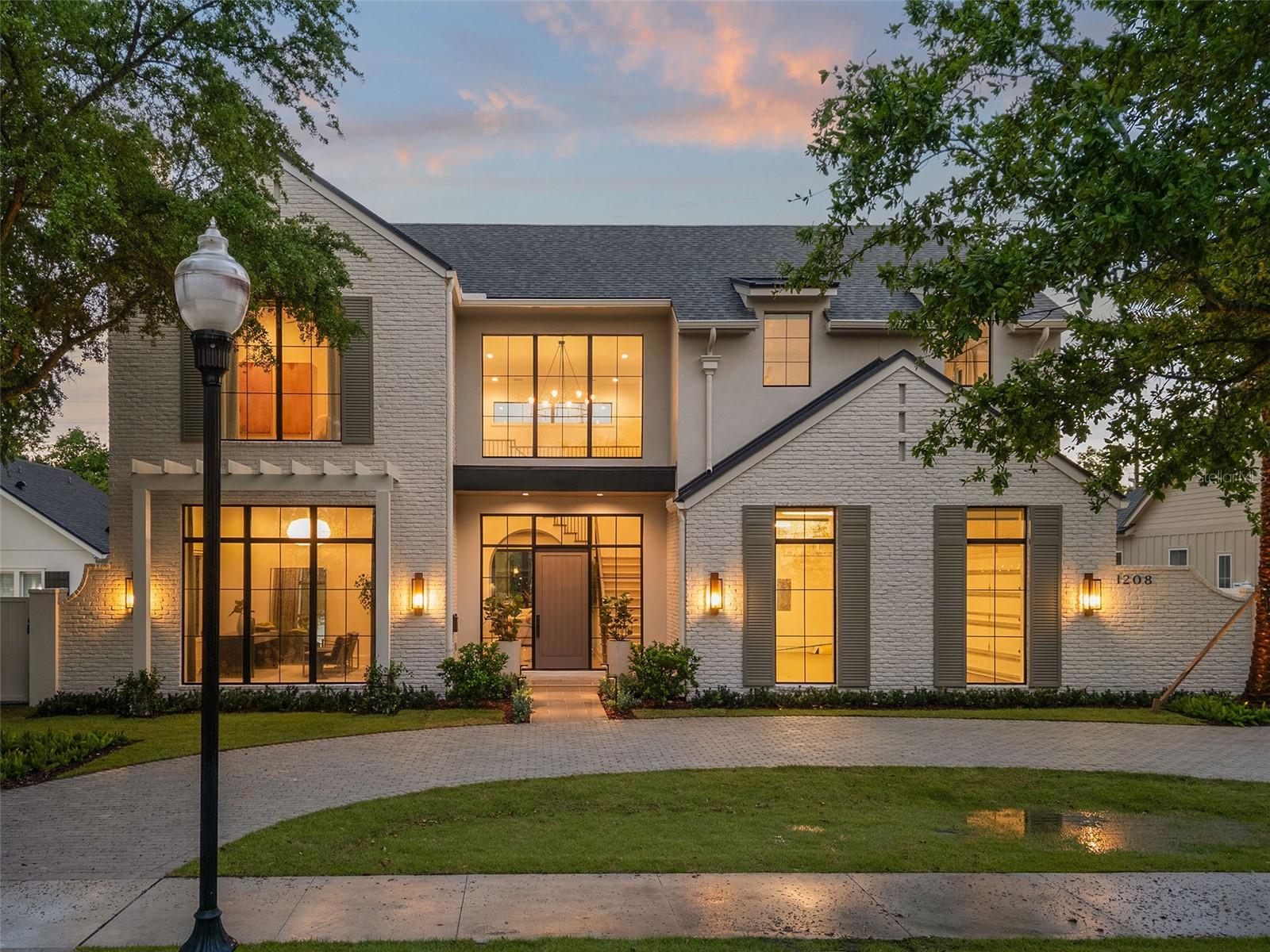 BEVERLY SHORES - Residential