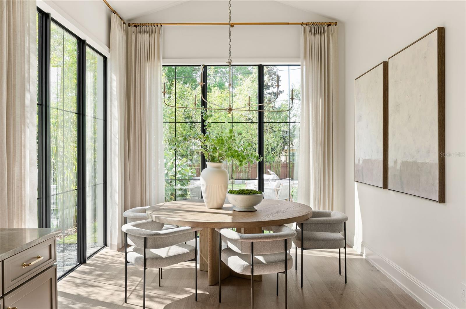 BEVERLY SHORES - Residential