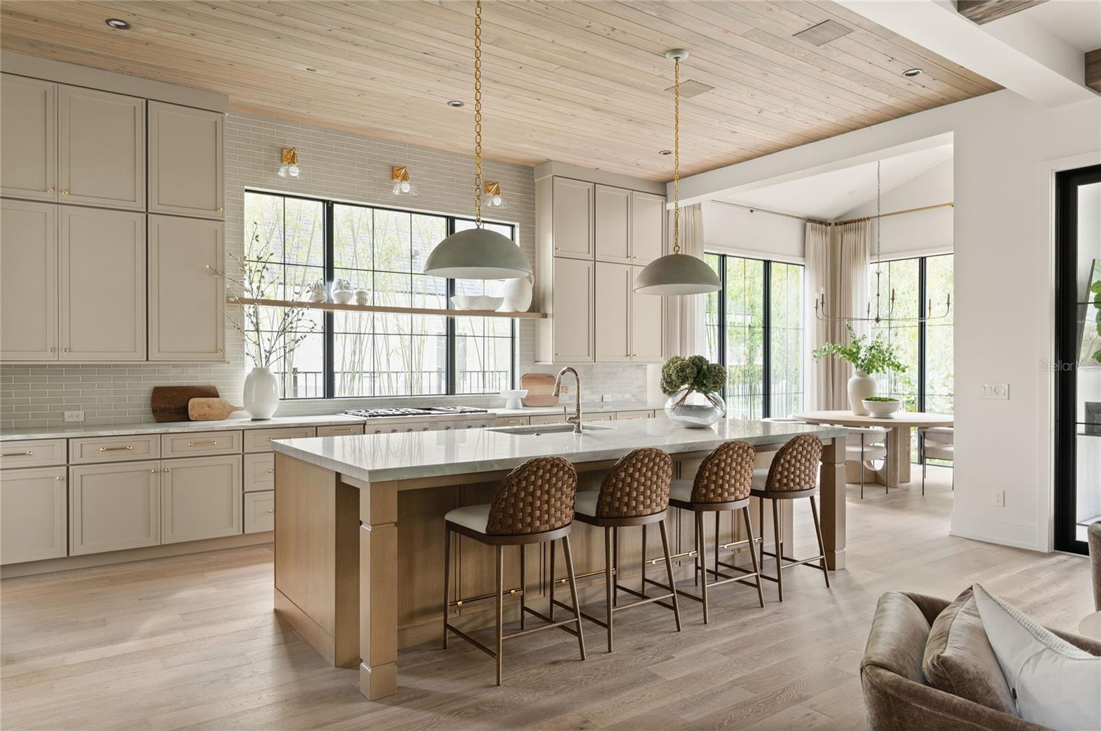 BEVERLY SHORES - Residential