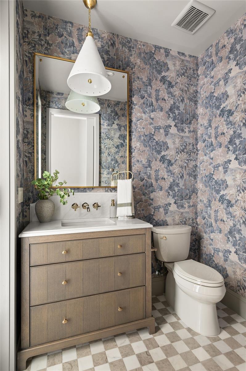 BEVERLY SHORES - Residential