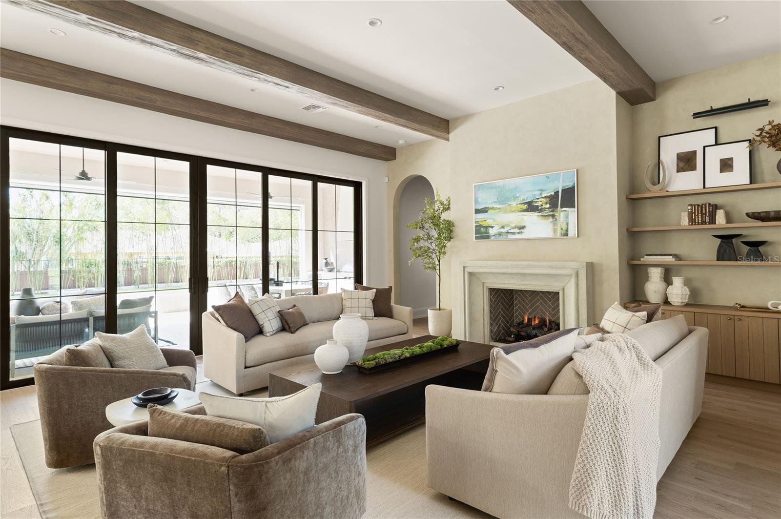 BEVERLY SHORES - Residential