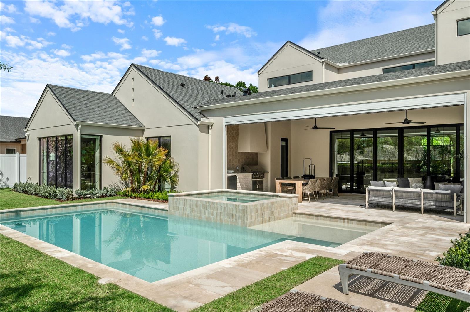 BEVERLY SHORES - Residential