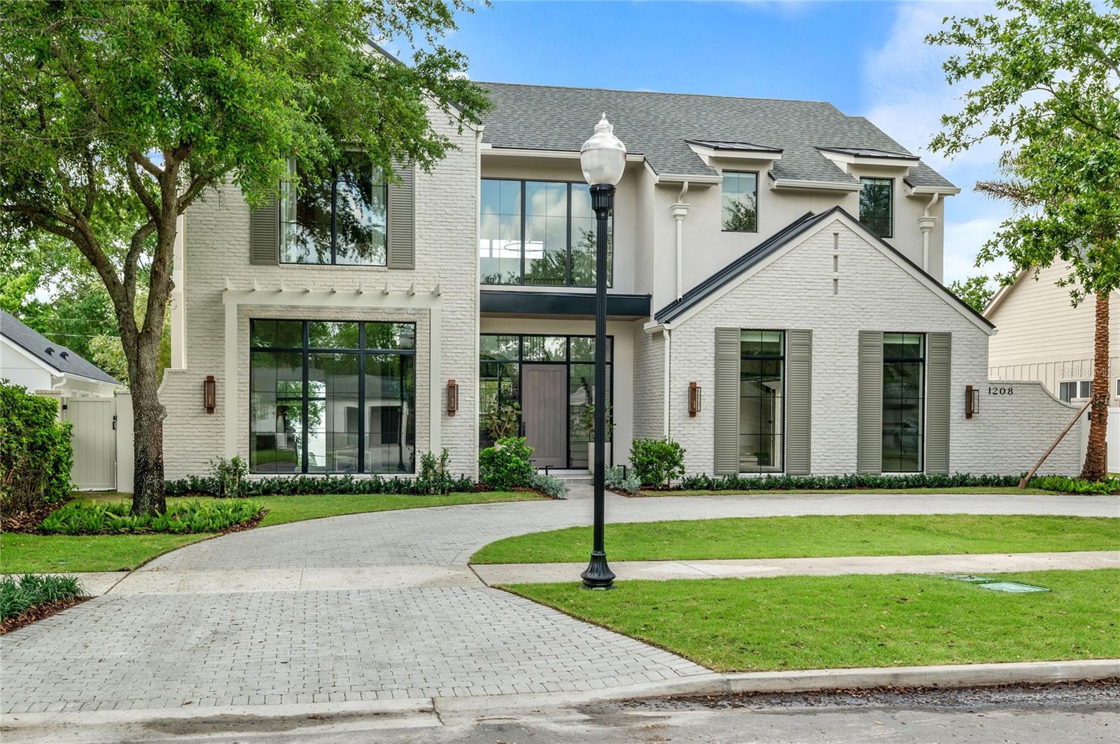 BEVERLY SHORES - Residential