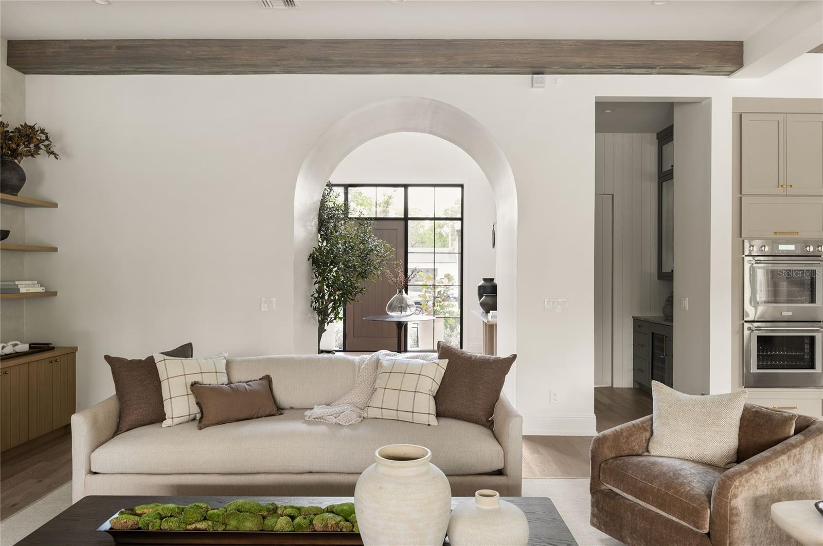 BEVERLY SHORES - Residential