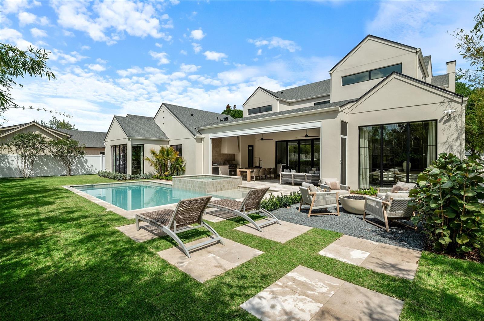 1208 NOTTINGHAM STREET