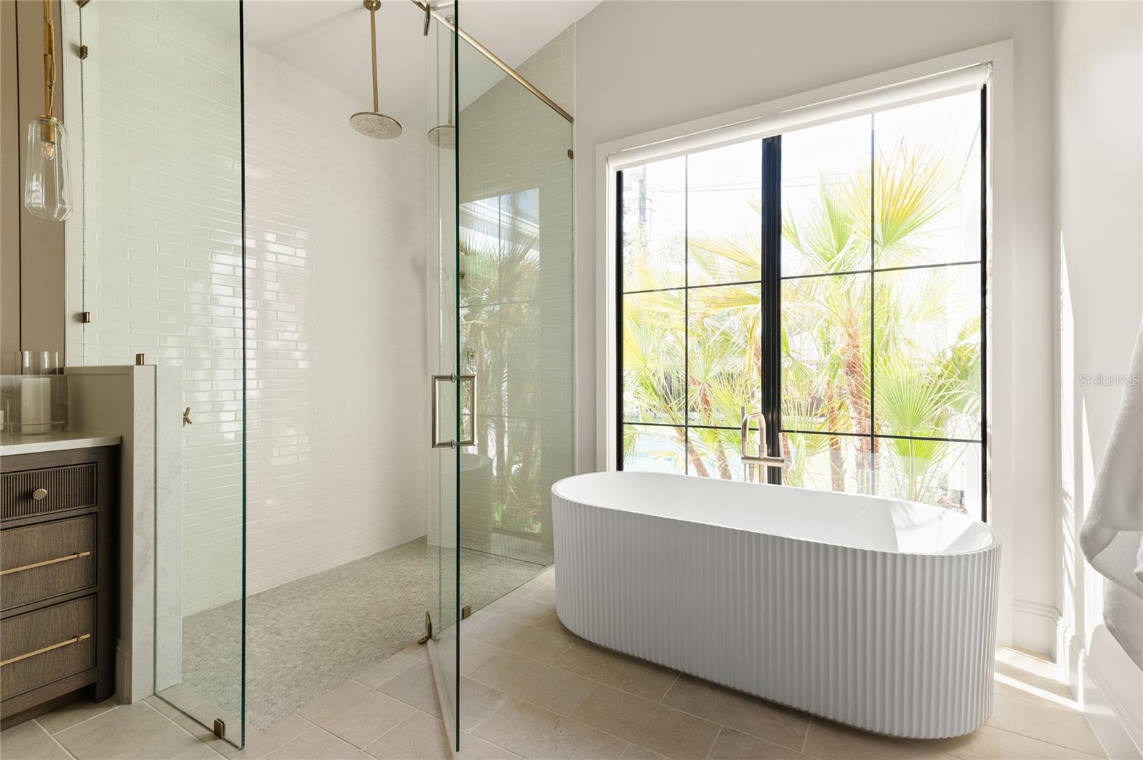 BEVERLY SHORES - Residential