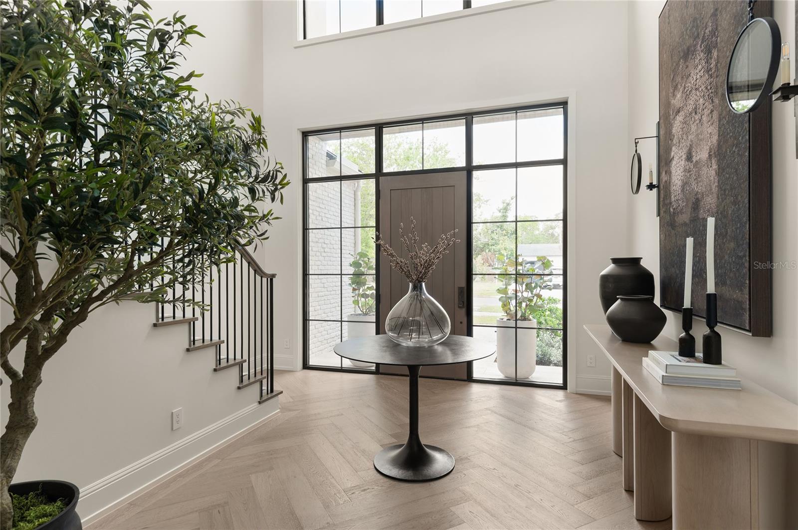 BEVERLY SHORES - Residential