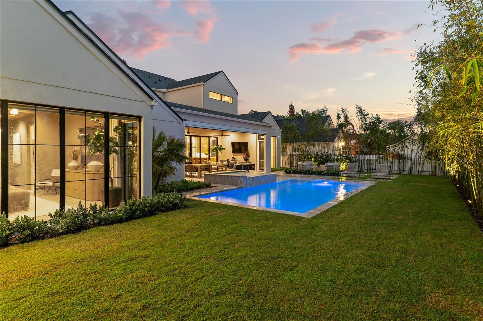 BEVERLY SHORES - Residential