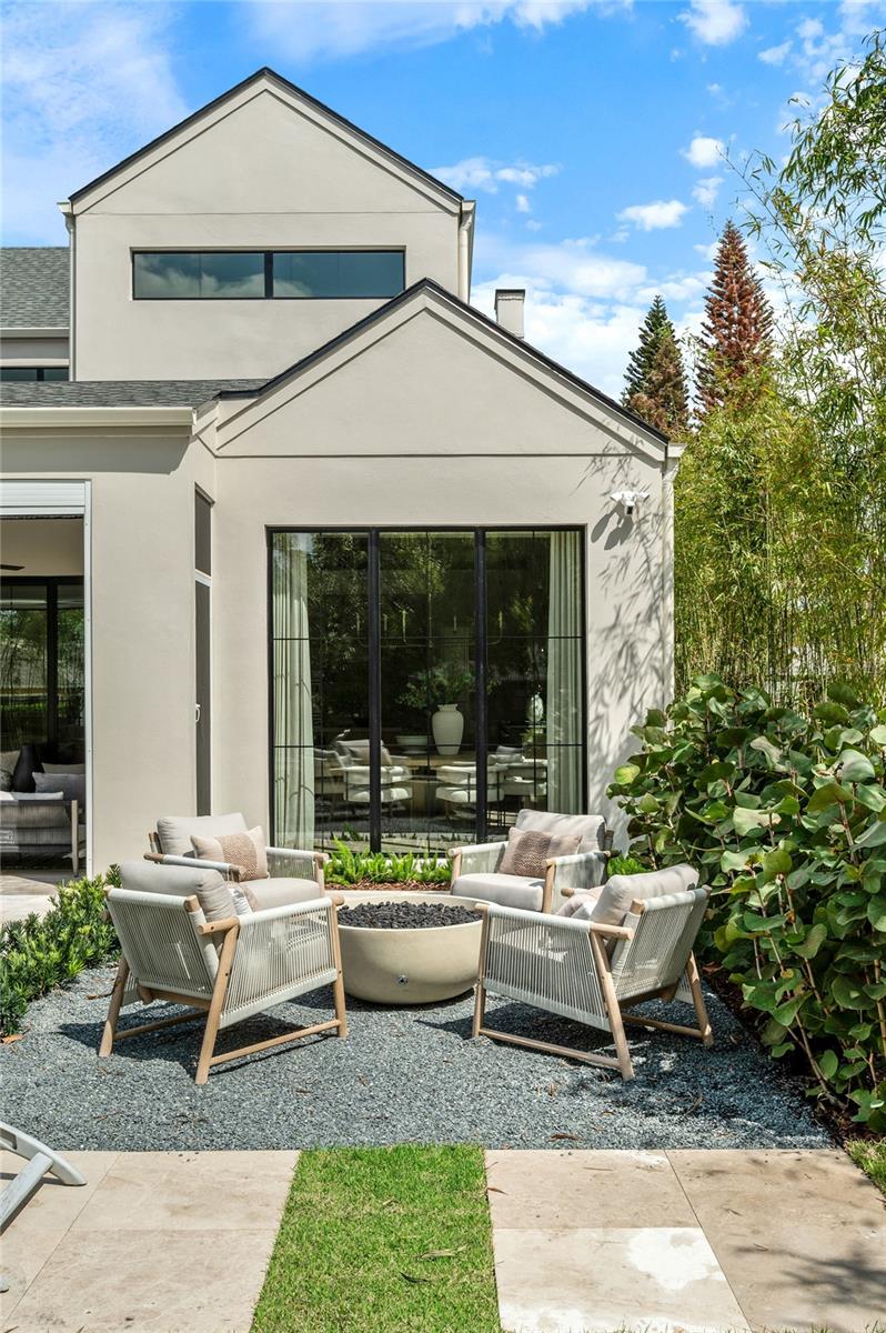 BEVERLY SHORES - Residential