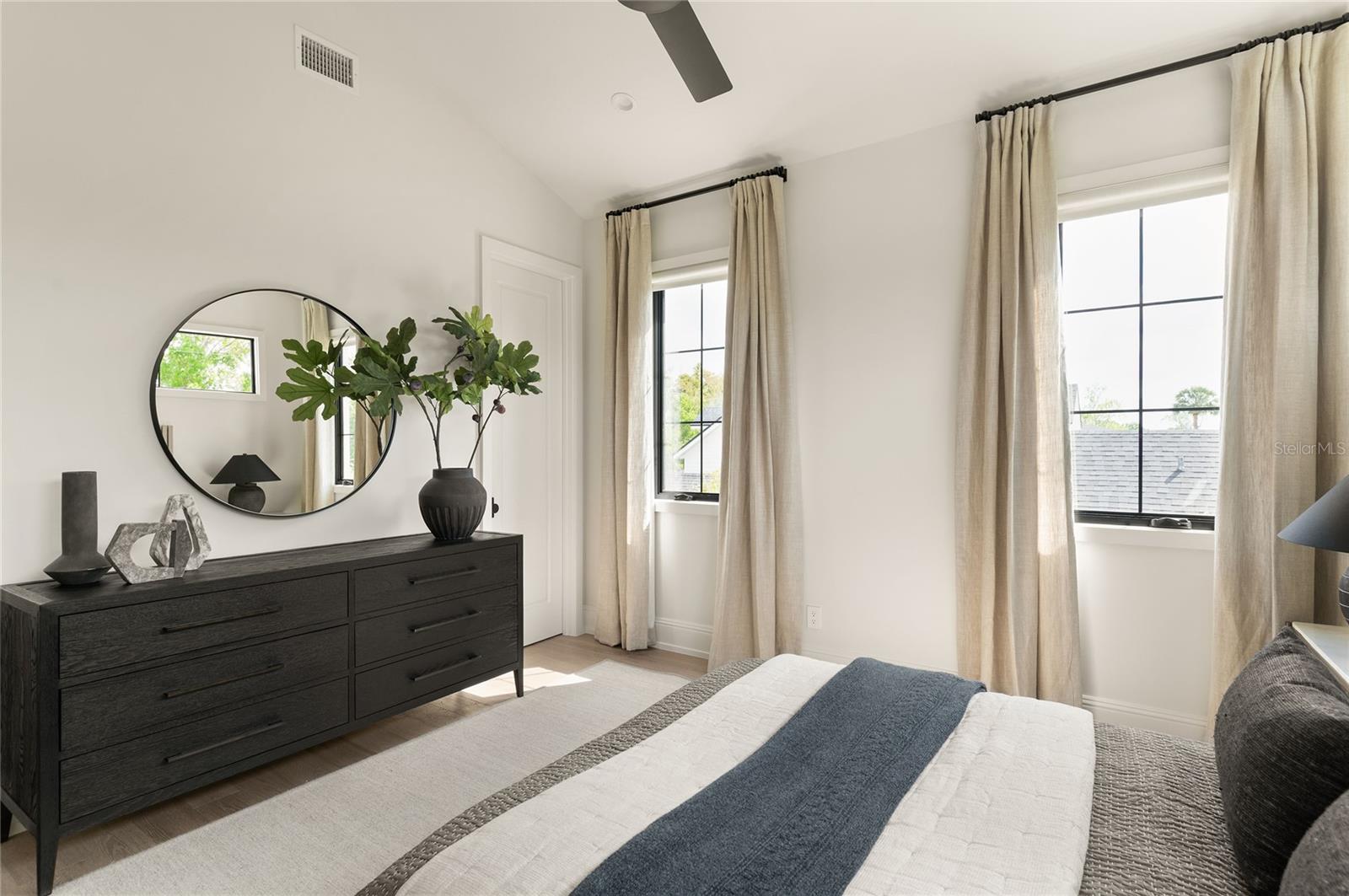 BEVERLY SHORES - Residential