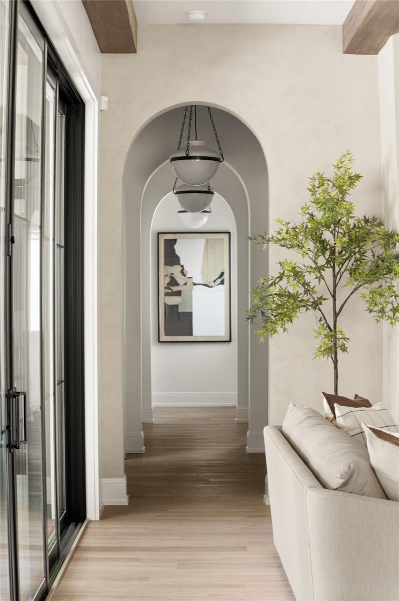 BEVERLY SHORES - Residential