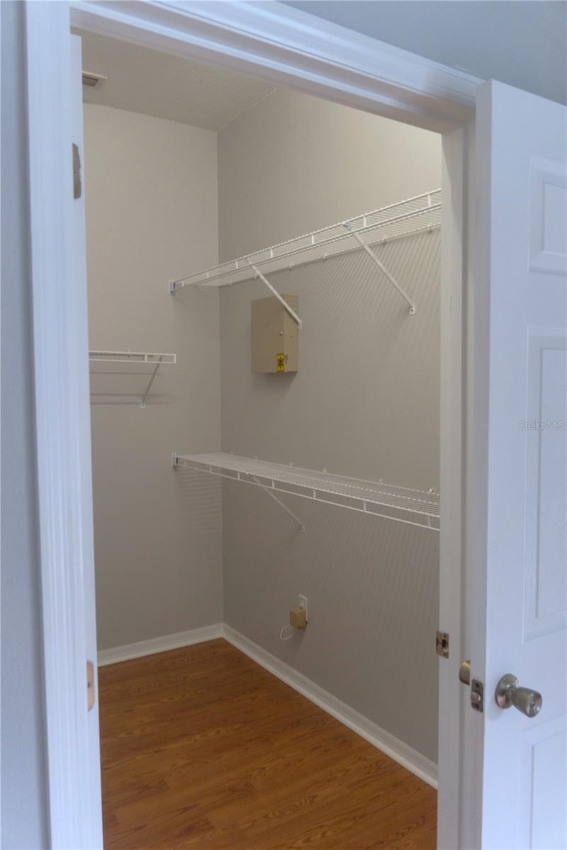 CARRINGTON PARK/HETHROW - Residential