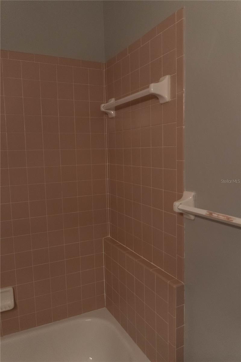 CARRINGTON PARK/HETHROW - Residential