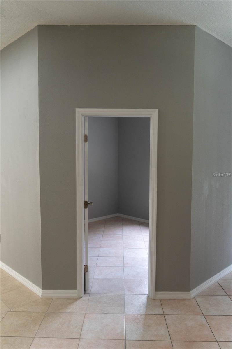 CARRINGTON PARK/HETHROW - Residential