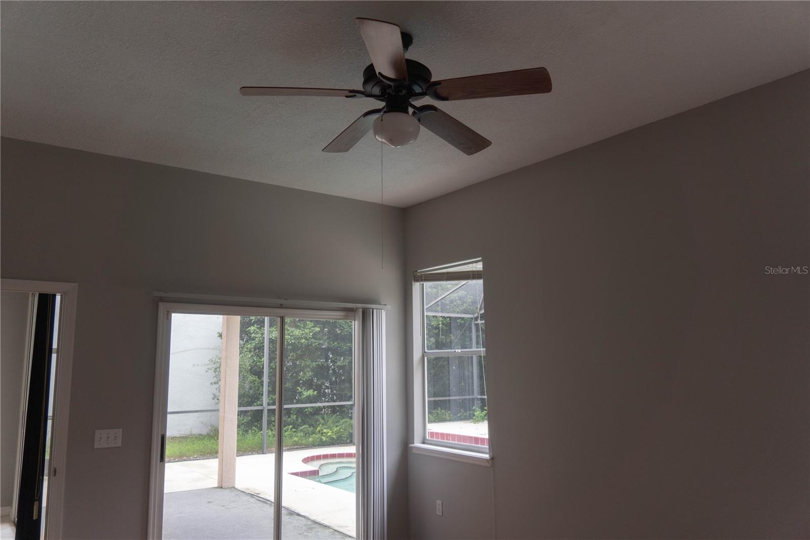 CARRINGTON PARK/HETHROW - Residential