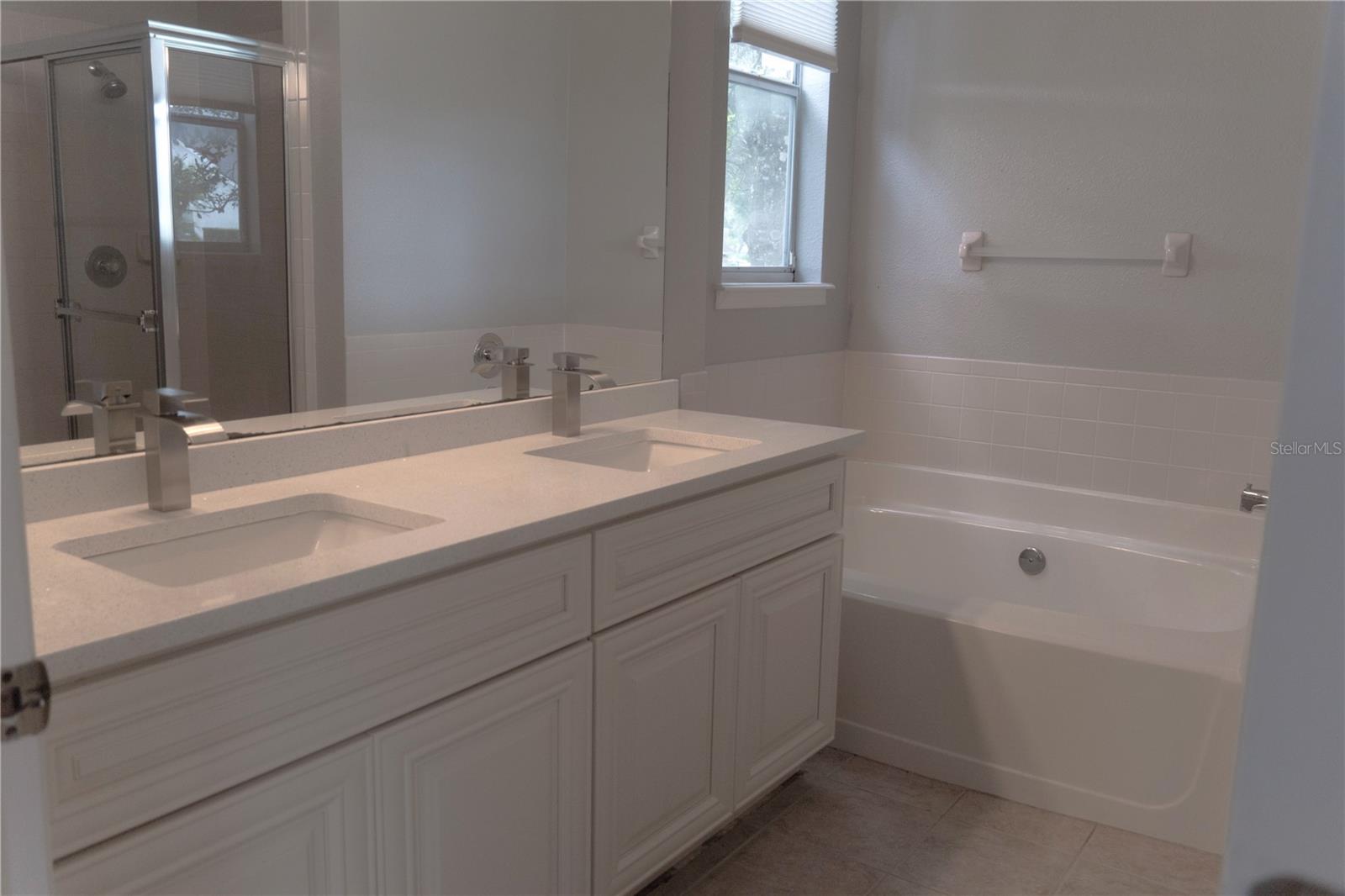 CARRINGTON PARK/HETHROW - Residential