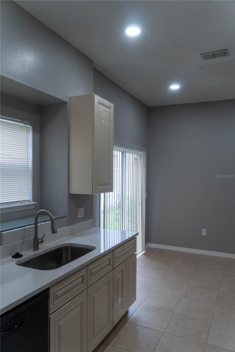 CARRINGTON PARK/HETHROW - Residential