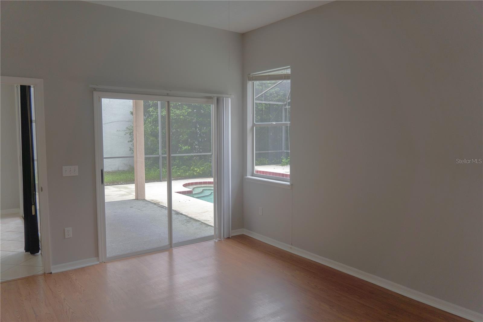 CARRINGTON PARK/HETHROW - Residential