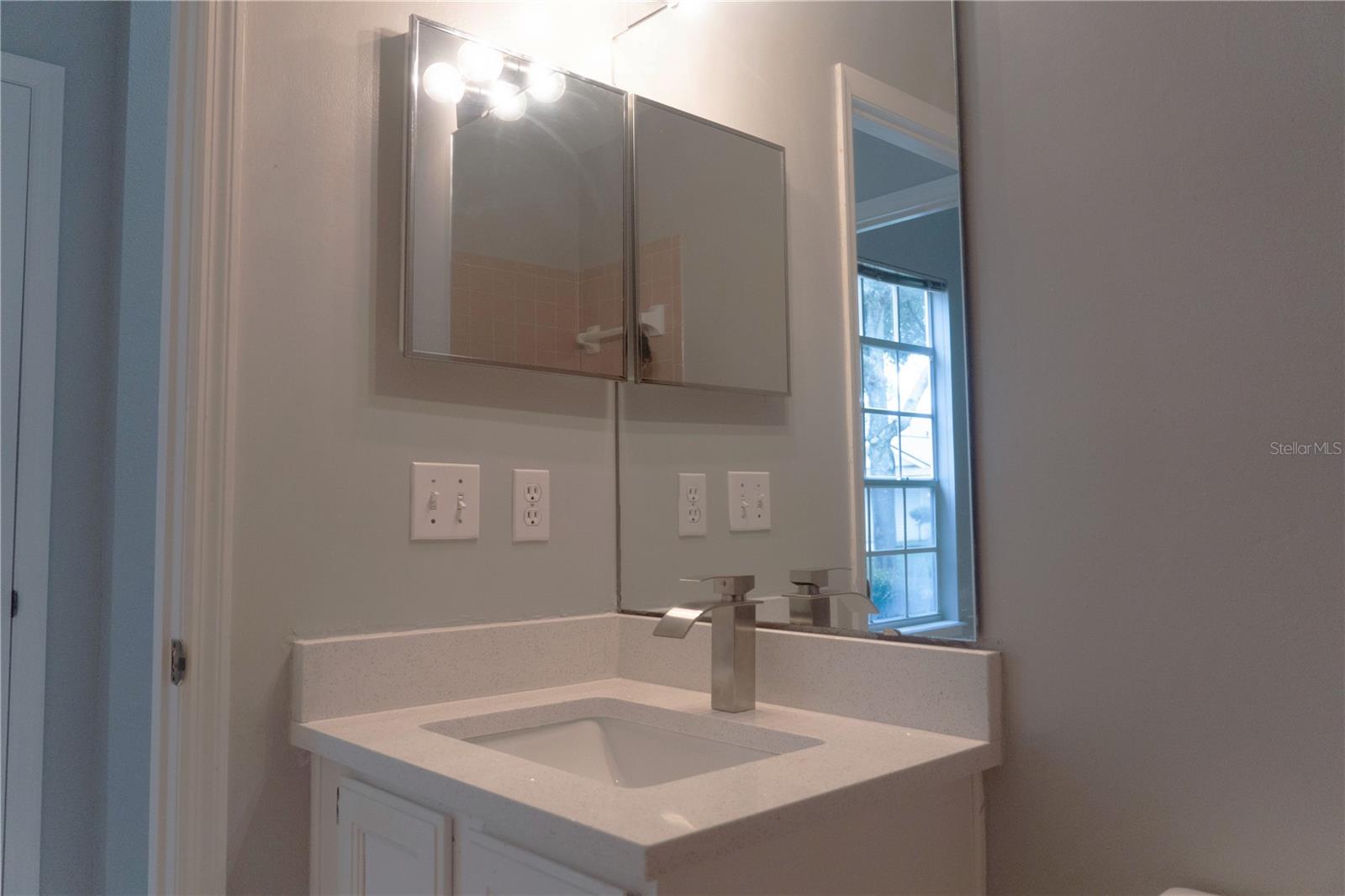 CARRINGTON PARK/HETHROW - Residential