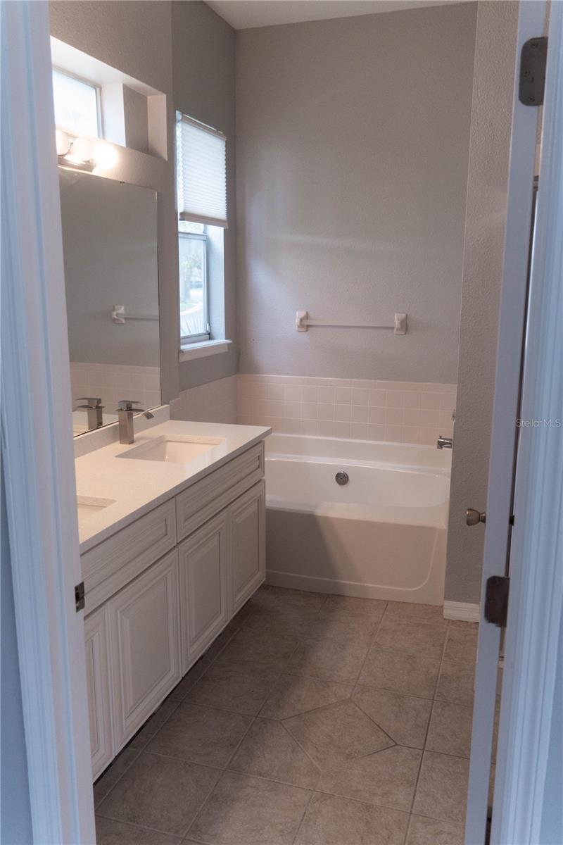 CARRINGTON PARK/HETHROW - Residential