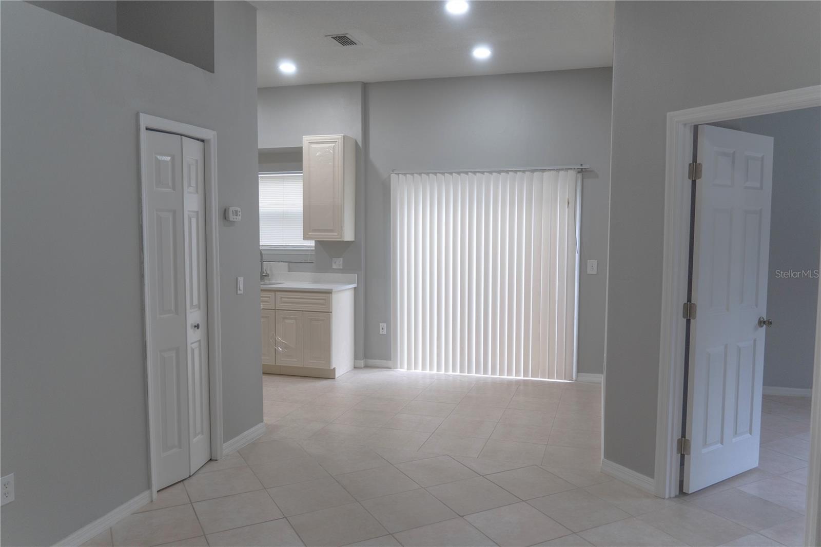 CARRINGTON PARK/HETHROW - Residential