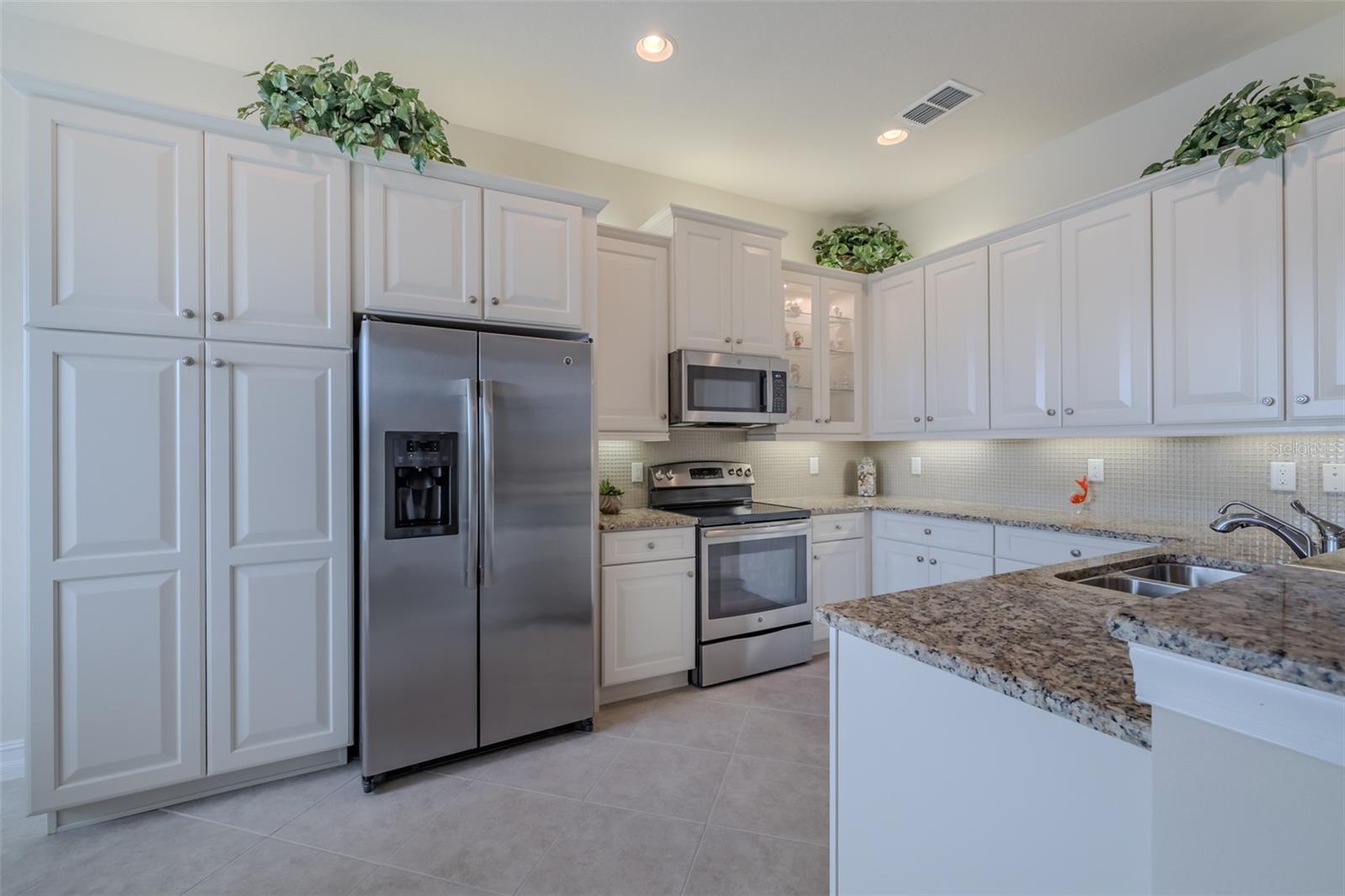 VALENCIA LAKES TR J PH 1 - Residential