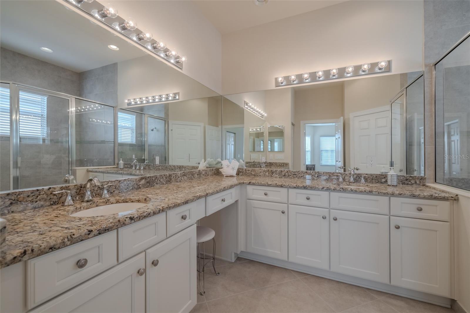 VALENCIA LAKES TR J PH 1 - Residential