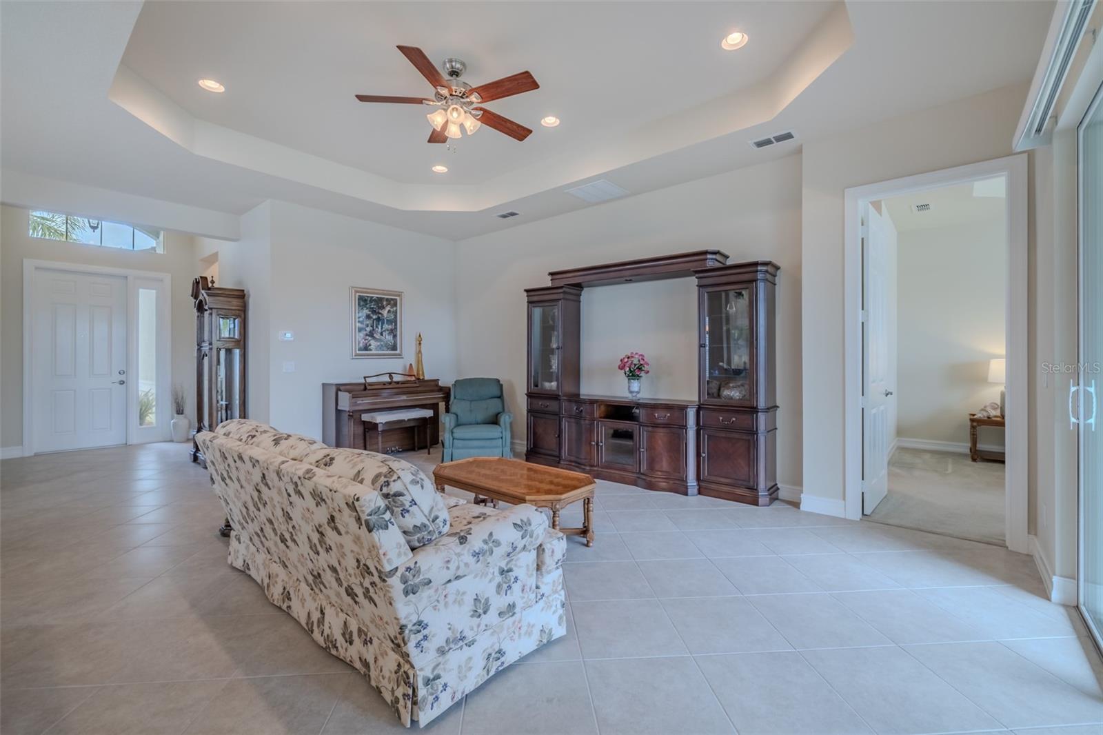 VALENCIA LAKES TR J PH 1 - Residential