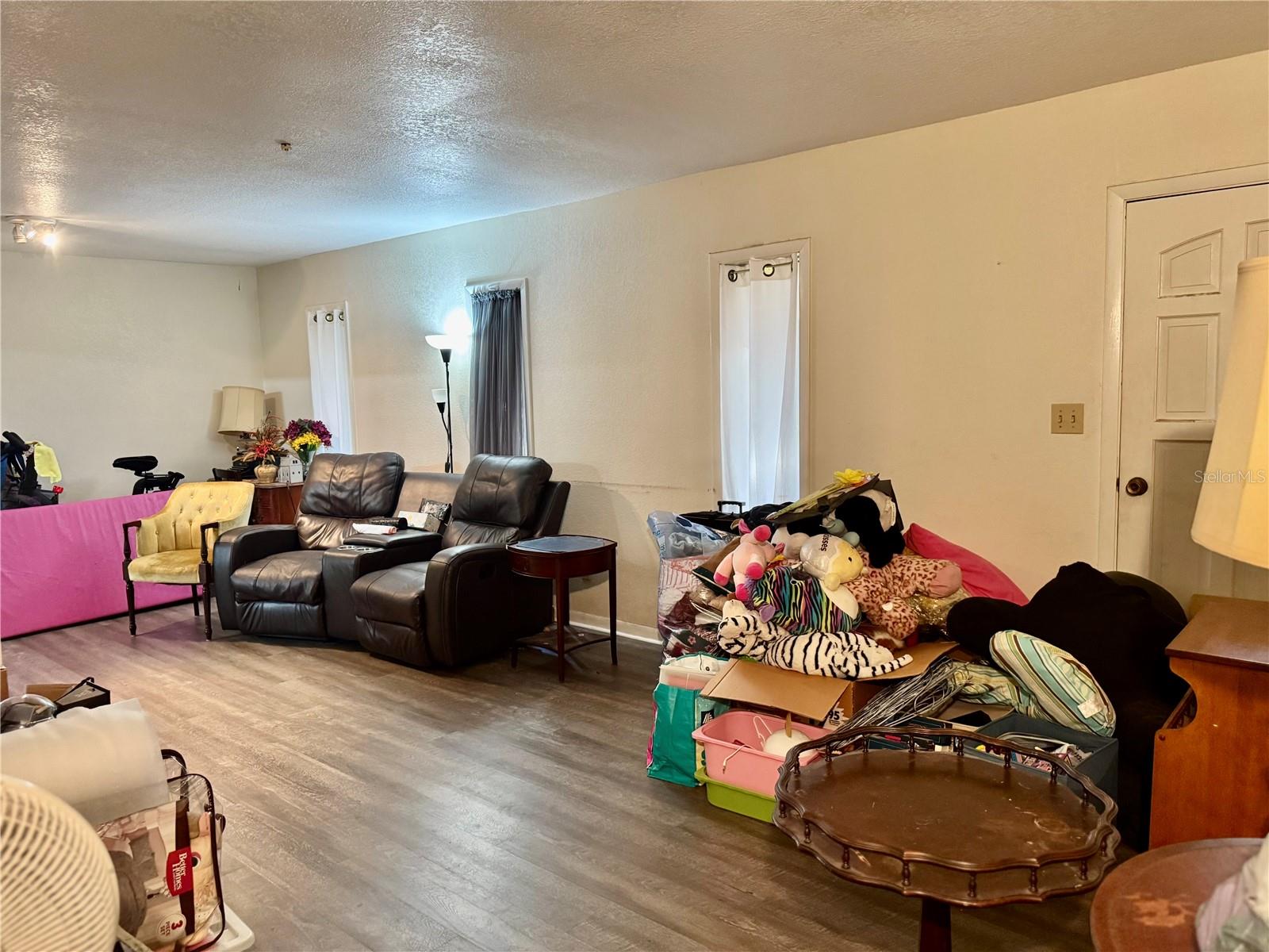 5422 OAKWAY DRIVE