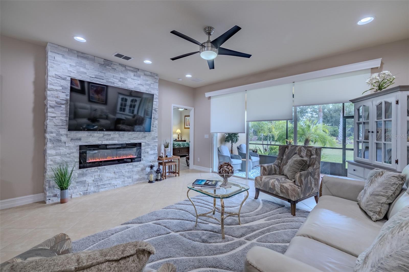 VALENCIA LAKES TR MM PH - Residential