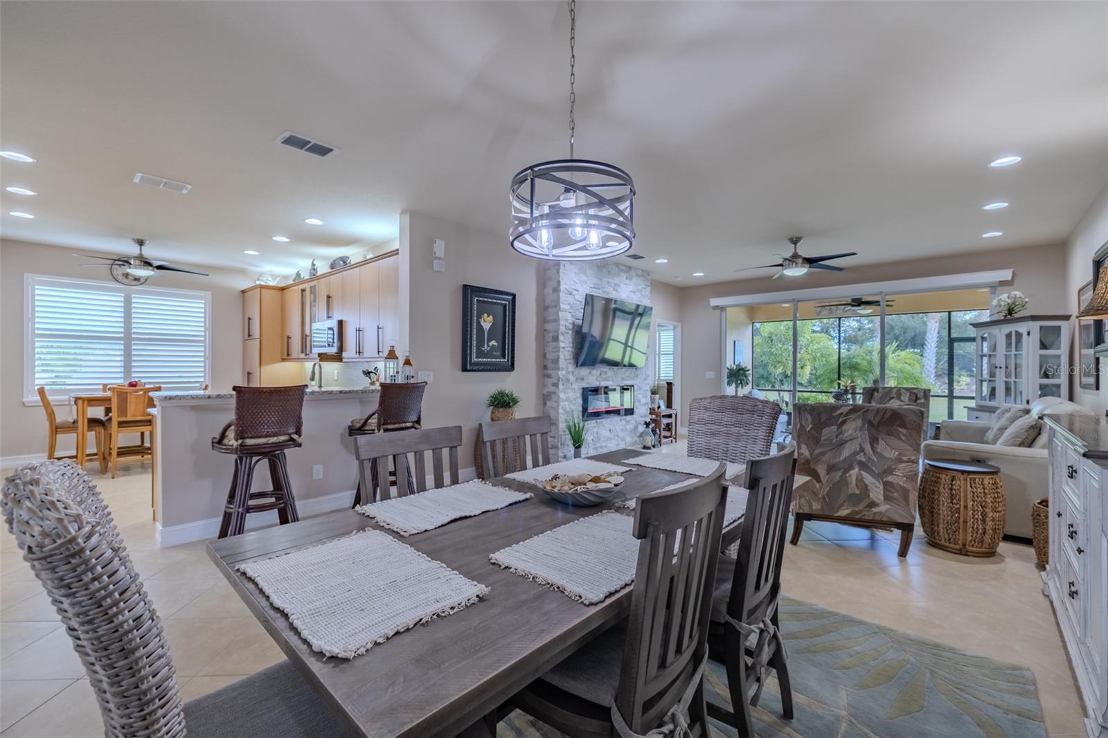 VALENCIA LAKES TR MM PH - Residential