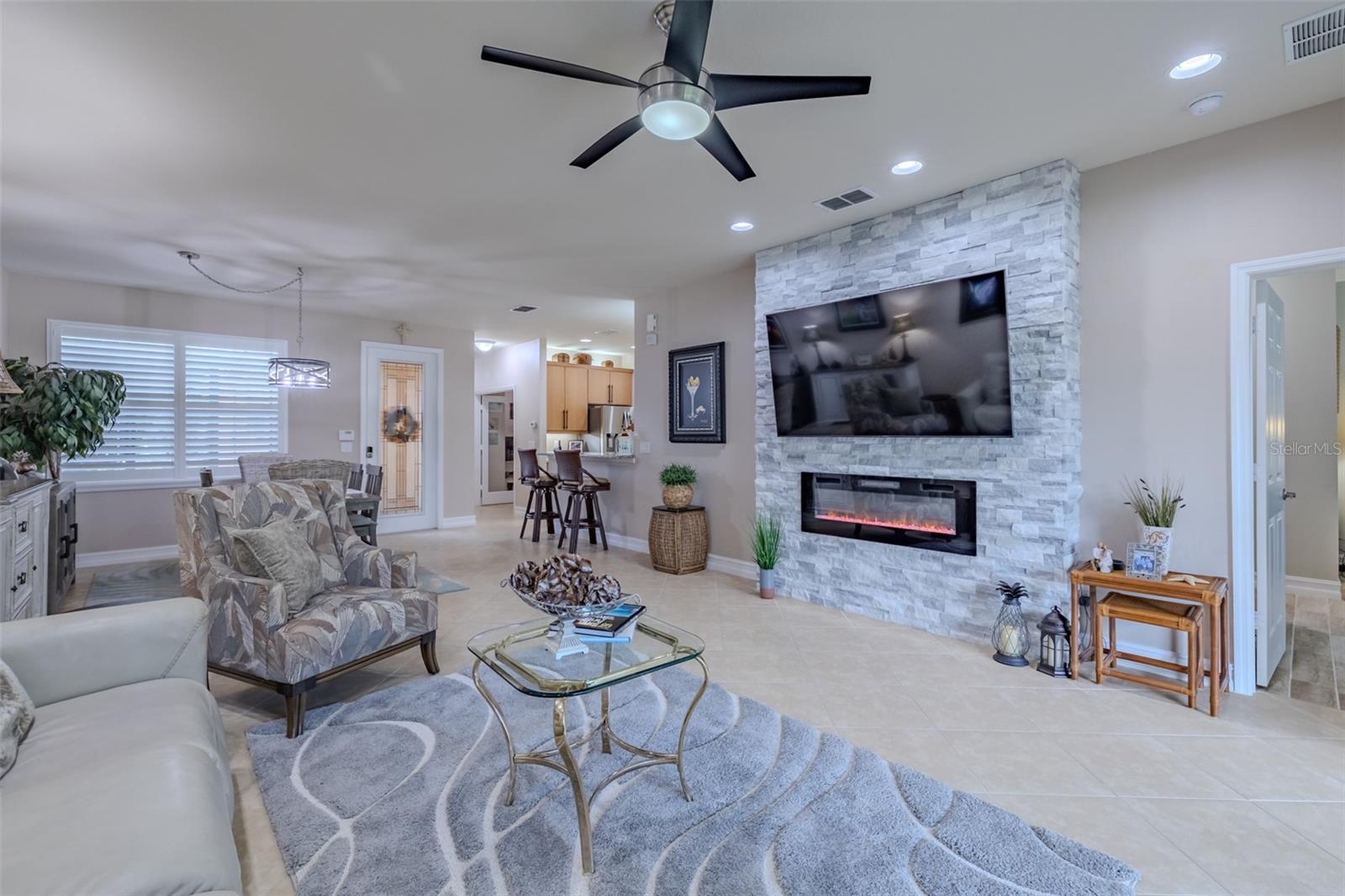 VALENCIA LAKES TR MM PH - Residential