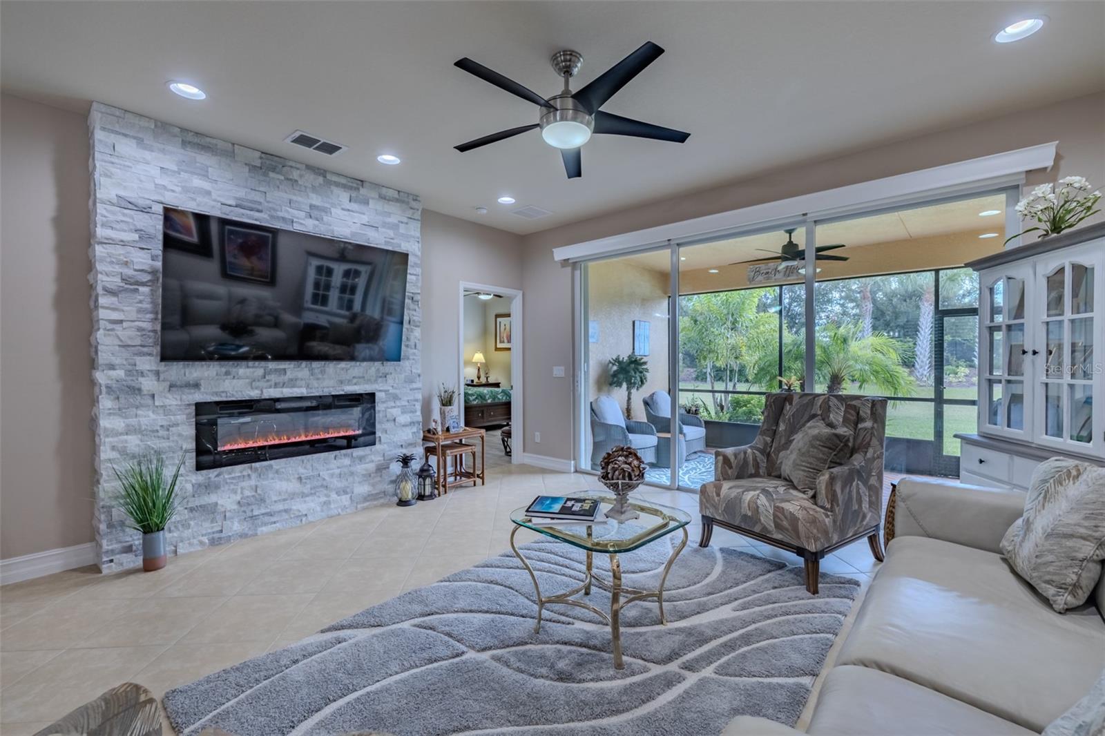 VALENCIA LAKES TR MM PH - Residential