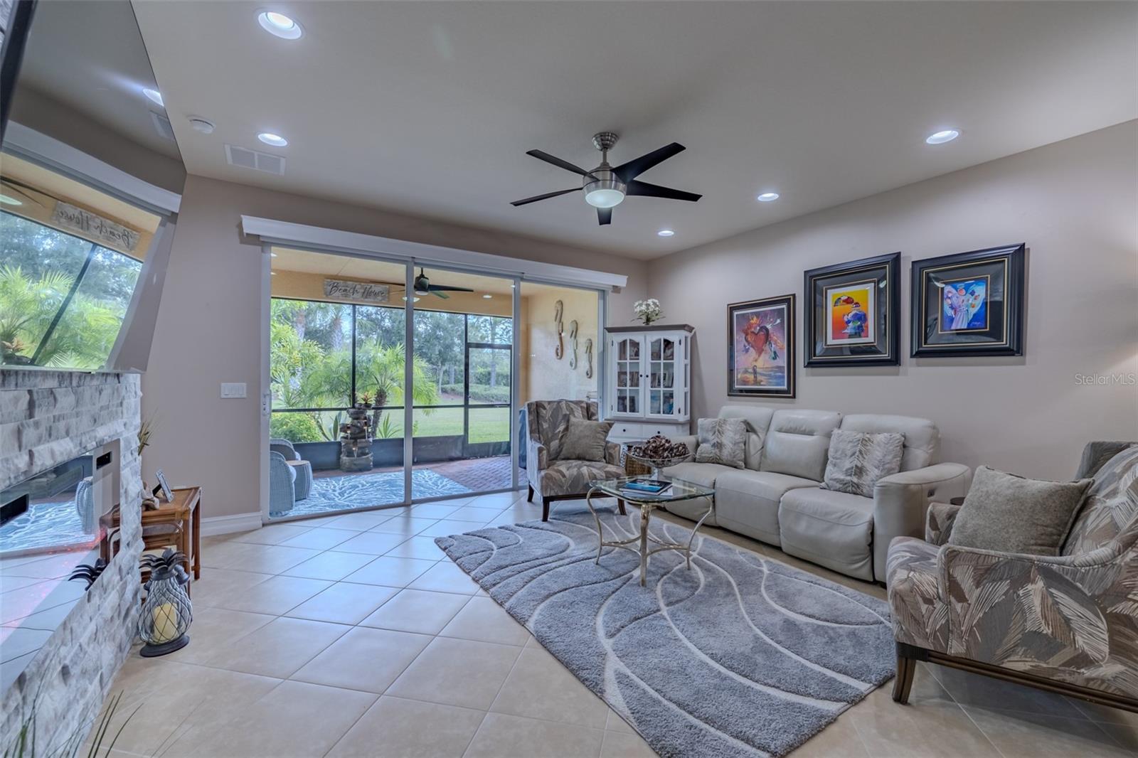 VALENCIA LAKES TR MM PH - Residential