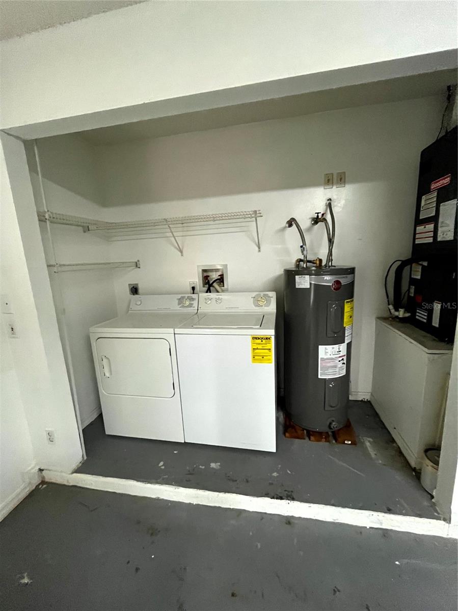 COUNTRY LANDING - Residential Lease