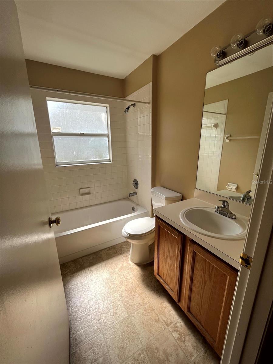 COUNTRY LANDING - Residential Lease