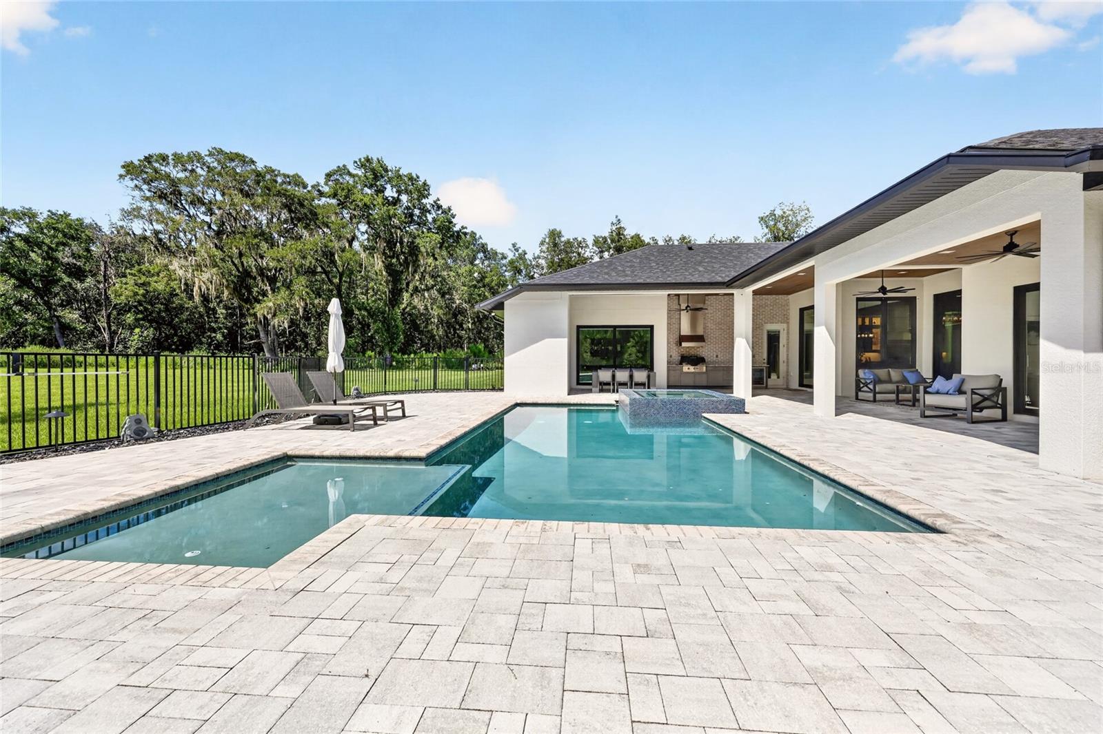 1060 SE 52ND COURT