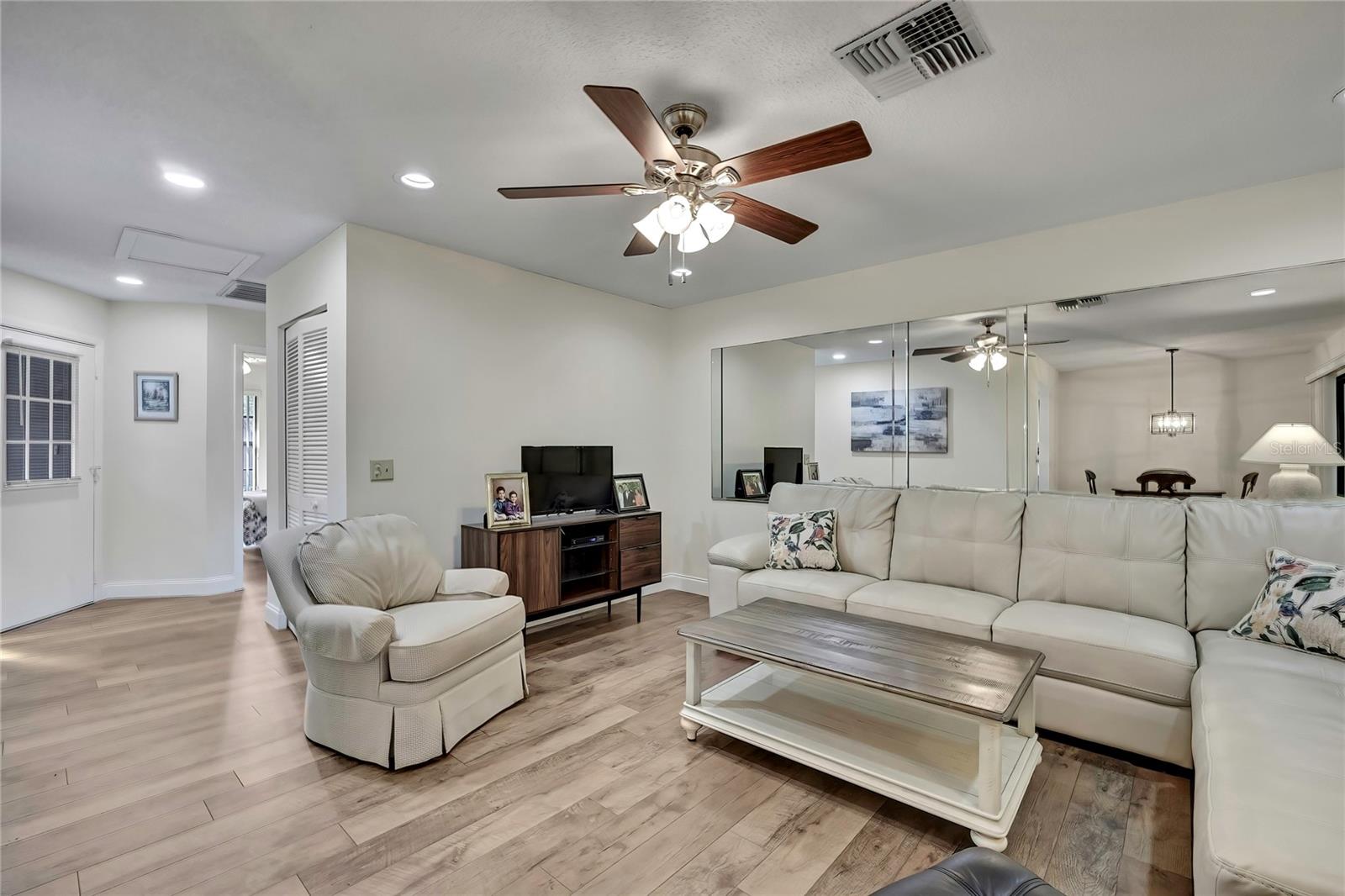 TMBR PINES PN GR VL - Residential