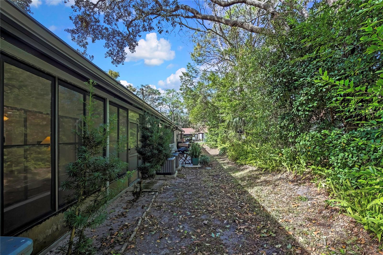 TMBR PINES PN GR VL - Residential