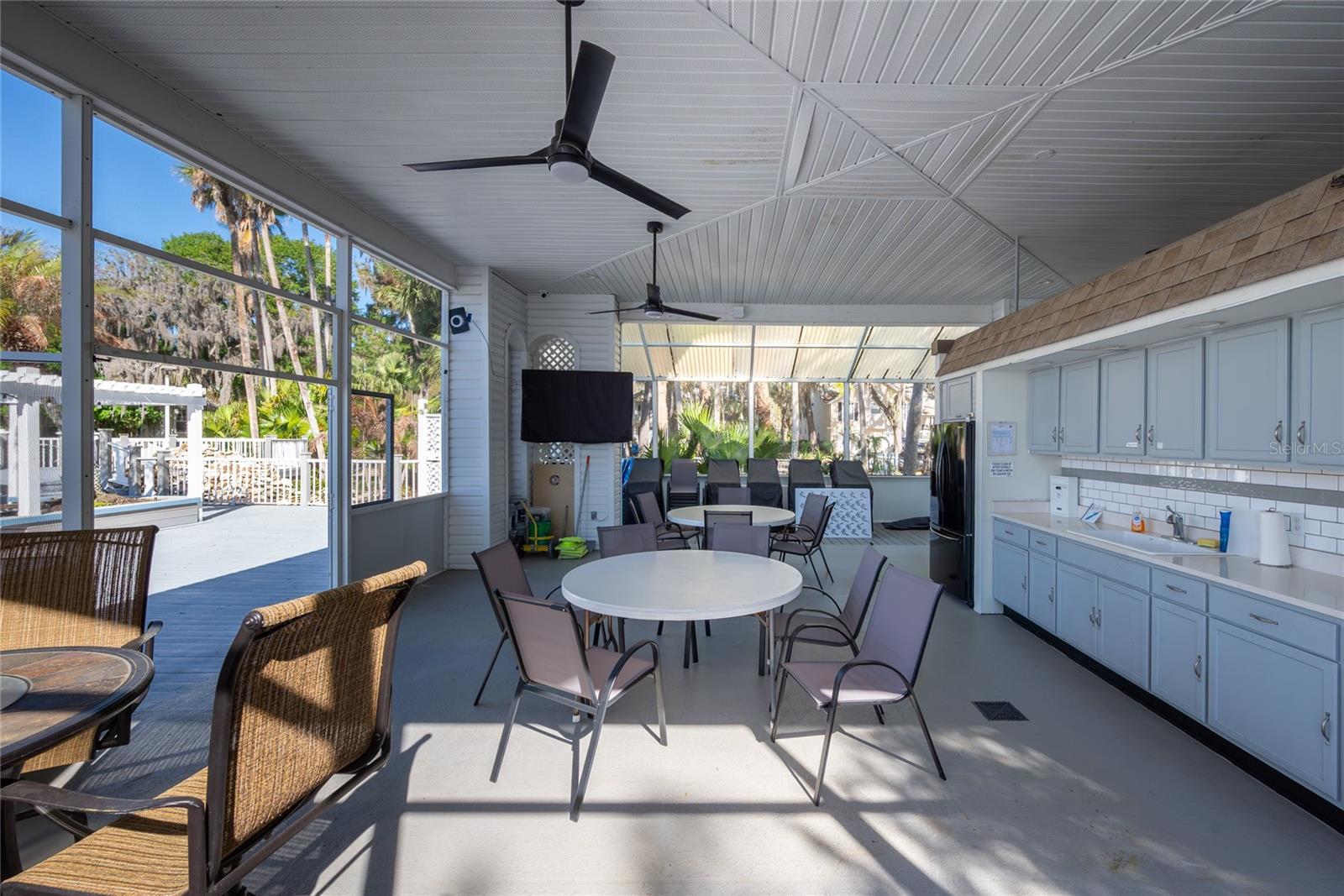 RIVER OAKS - Residential