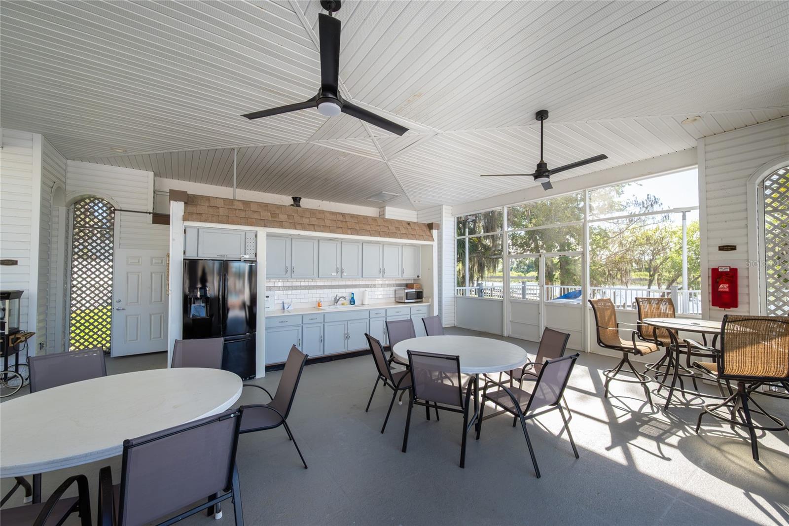 RIVER OAKS - Residential