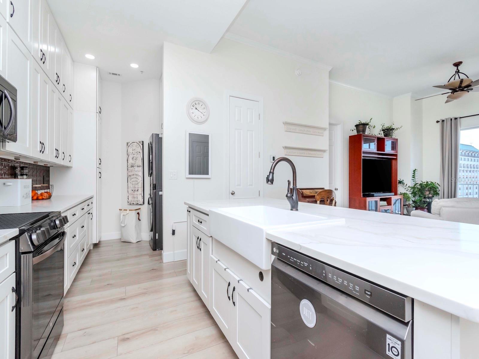 700 S HARBOUR ISLAND BOULEVARD 807